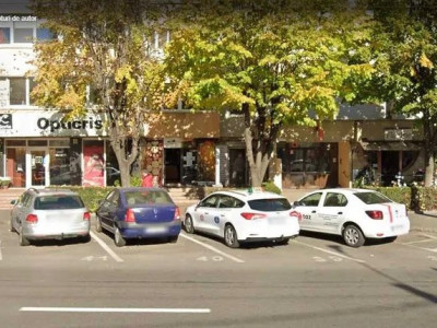 Spatiu comercial 65 mp utili l vitrina l vad comercial l Izlazului 