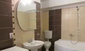 Aapartament 3 camere decomandat in vila la curte | 56 mp | Balcon