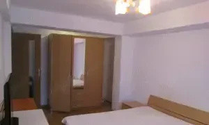 Aapartament 3 camere decomandat in vila la curte | 56 mp | Balcon