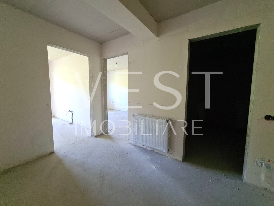 Apartament luminos 3 camere! Terasa generoasa ! Zona linistita ! CF !