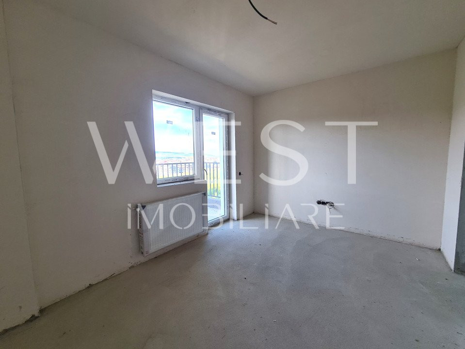 Apartament luminos 3 camere! Terasa generoasa ! Zona linistita ! CF !