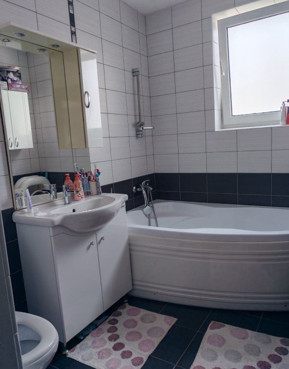 Apartament 58 mp utili | Strada Eroilor, Florești