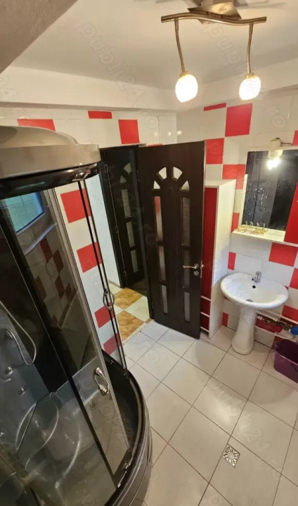 Apartament 3 camere | 89 mp | Foisor | Curte comuna | Parcare |