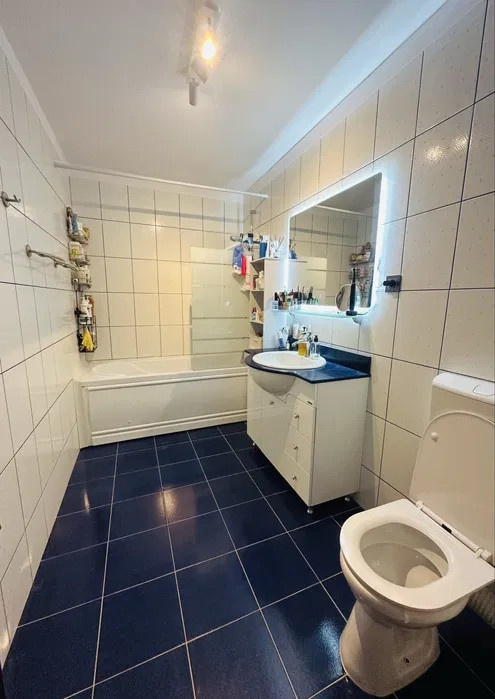 Apartament decomandat l 2 camere l 60 mp l la cheie l Eroilor/Porii