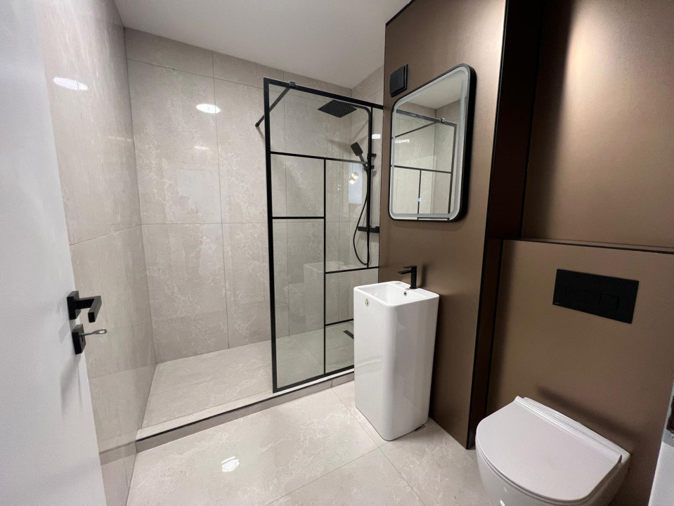 Penthouse 3 camere Eroilor | 2 bai | terasa 50 Mp | la cheie |