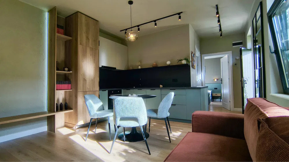 Apartament la casa l 2 camere l curte l pod l 2 parcari l Traian Mosoiu 