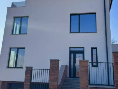 Unitate duplex l 170 mp utili l curte l terasa l 2 garaje l Dambul Rotund 