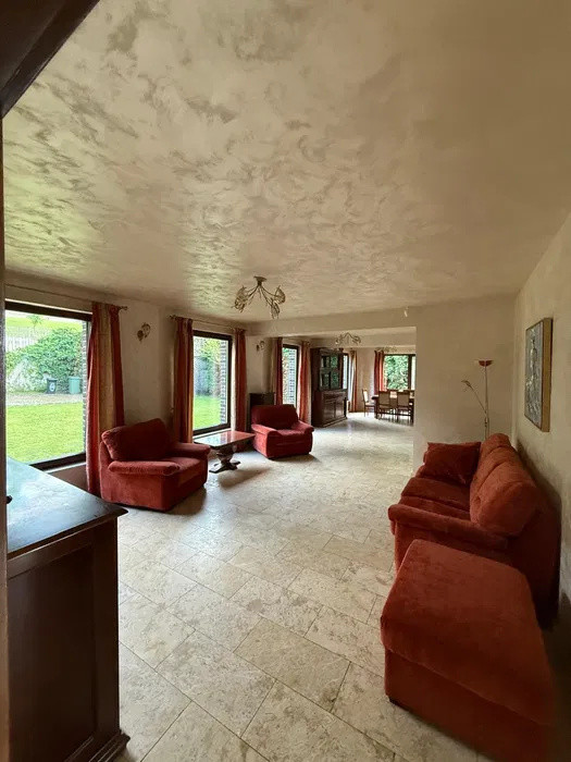 Casa individuala l 310 mp utili l 900 mp teren l garaj l Faget