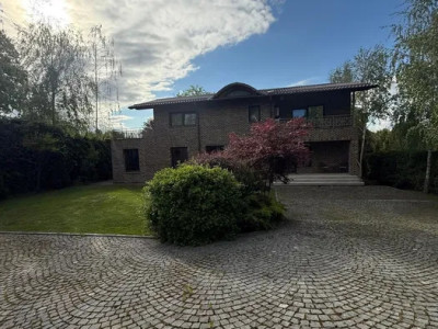 Casa individuala l 310 mp utili l 900 mp teren l garaj l Faget