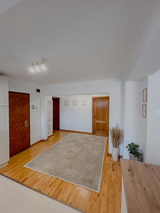 Apartament spatios l 4 camere l 2 bai l 106 mp l la cheie l A. Iancu 