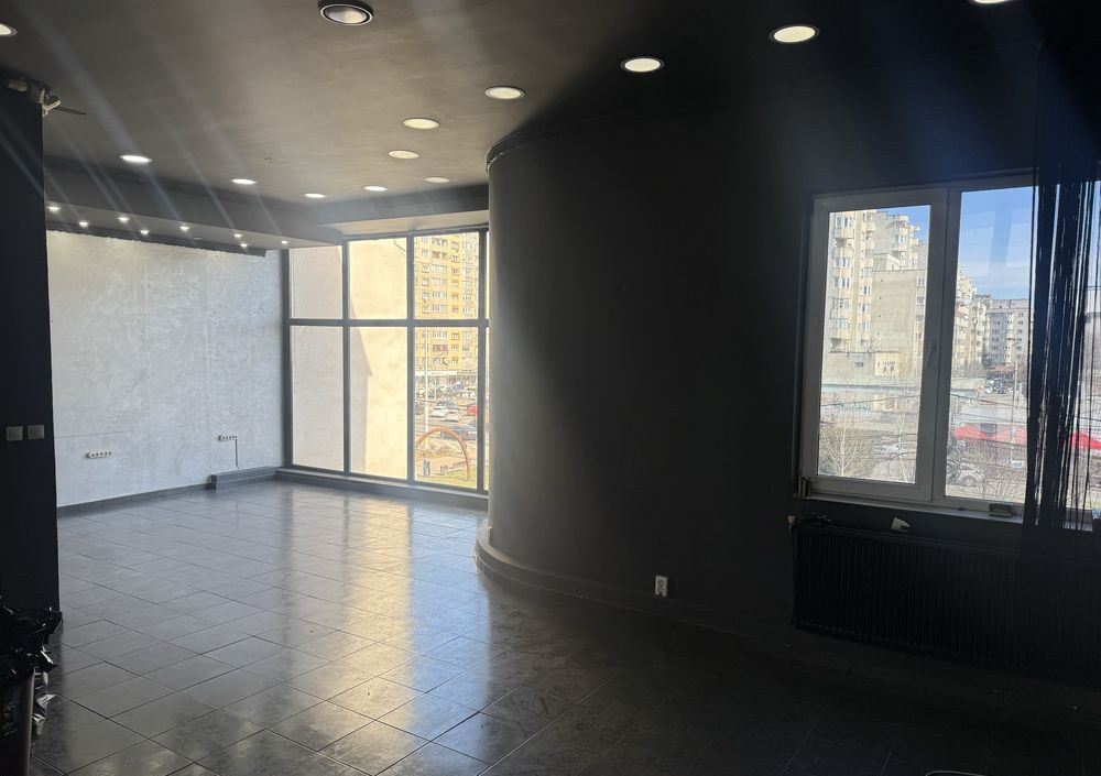 Spațiu comercial, zonă cu trafic intens, Giratoriu Mărăști – OMV