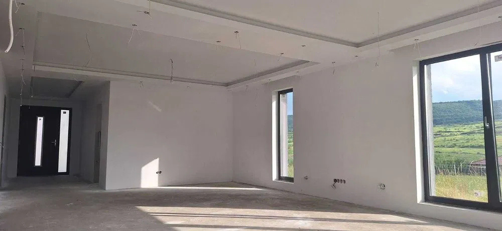 Casa individuala l partial finisata l 240 mp utili l Chinteni 