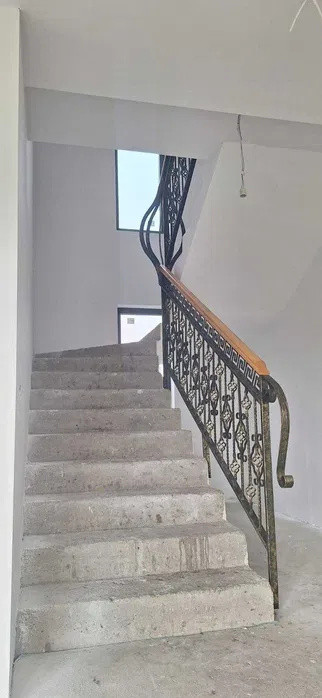 Casa individuala l partial finisata l 240 mp utili l Chinteni 