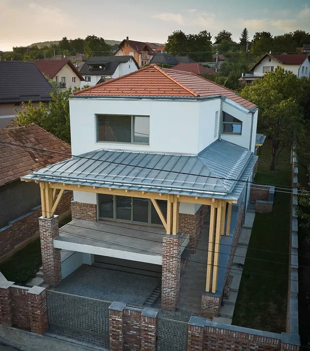 Casa individuala l 238 mp utili l 596 teren l Dambul Rotund 