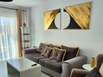 Apartamnet decomandat l la cheie l 3 camere l2 bai l parcare l B. Ziua