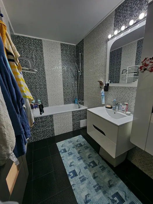 Apartament spațios cu 3 camere | Florești – Str. Stejarului