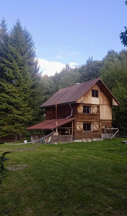 Casa de vacanta în RASCA | 1400mp teren | 160mp util | zona TURISTICA