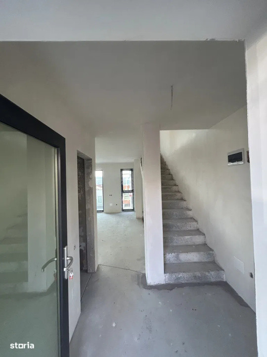 Unitate duplex l 143 mp utli l curte l panorama l Andrei Muresanu 