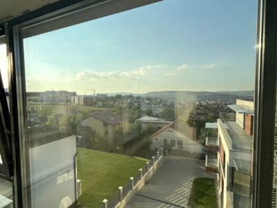 Unitate duplex l 143 mp utli l curte l panorama l Andrei Muresanu 