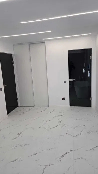 Apartament superfinisat l 3 camere l 2 bai l 2 parcari l terasa l VIVO