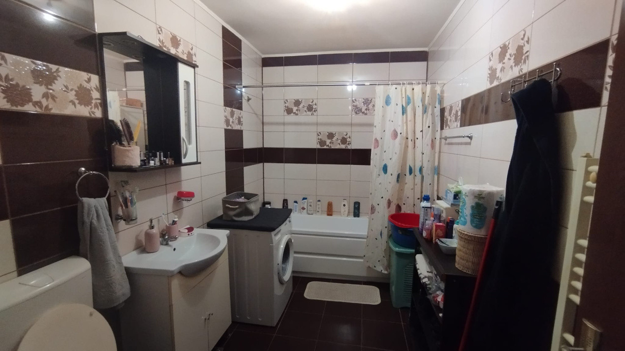 Apartament 3 camere | Spațios | 61 mp utili | Strada Porii