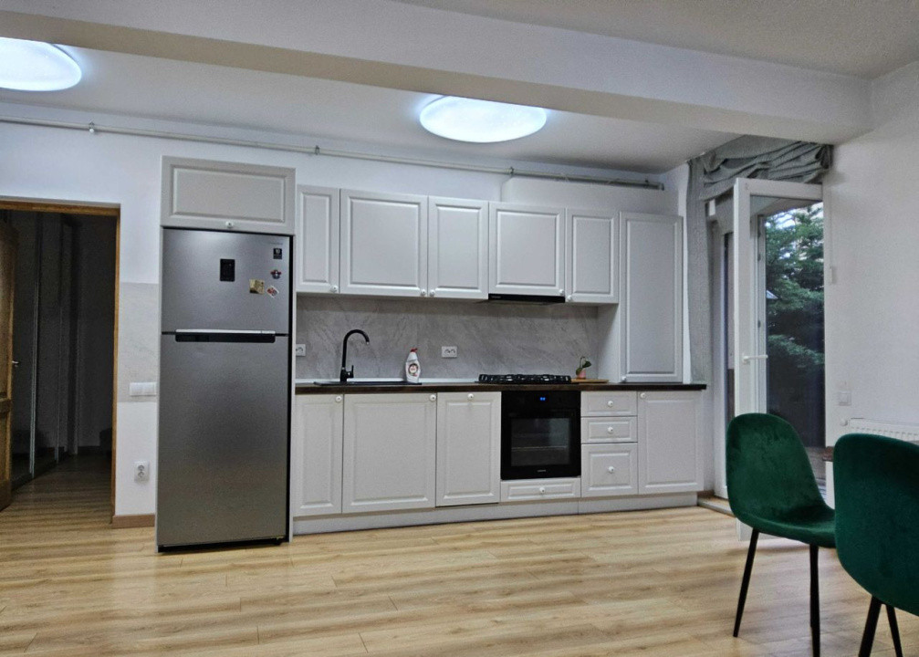 Inchiriez Apartament Lux | 2 Camere | Parcare | Zona Vivo