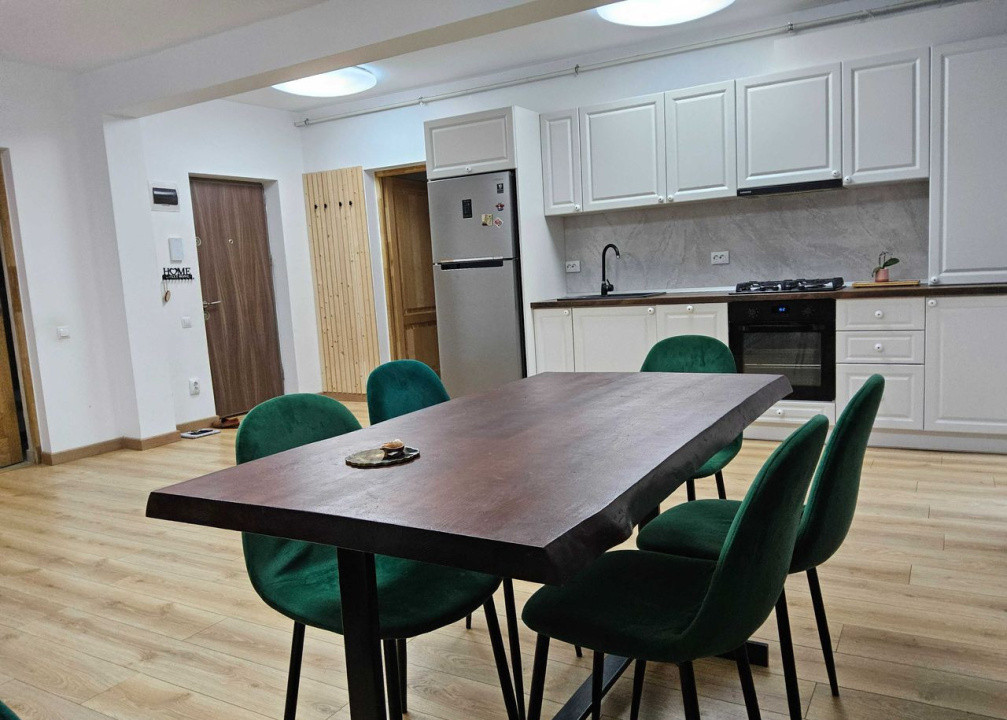 Inchiriez Apartament Lux | 2 Camere | Parcare | Zona Vivo