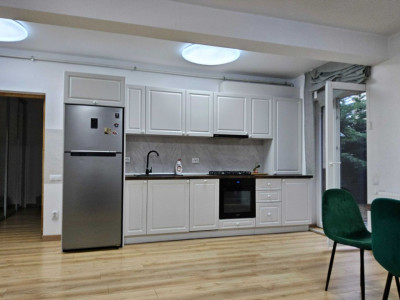 Inchiriez Apartament Lux | 2 Camere | Parcare | Zona Vivo