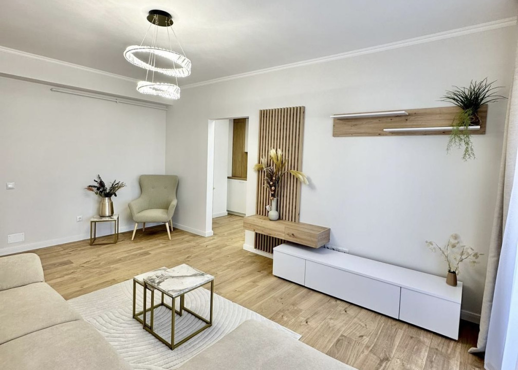Apartament cu 2 camere, ULTRAFINISAT! Balcon! Parcare! Zona Terra!