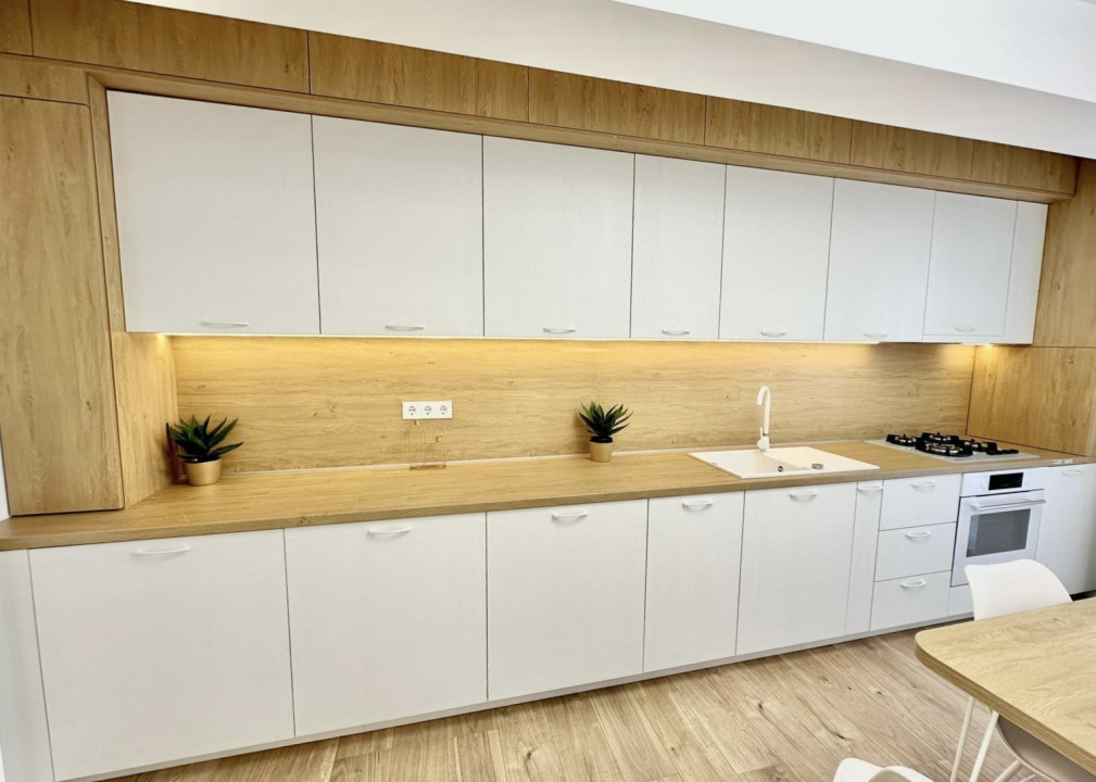 Apartament cu 2 camere, ULTRAFINISAT! Balcon! Parcare! Zona Terra!