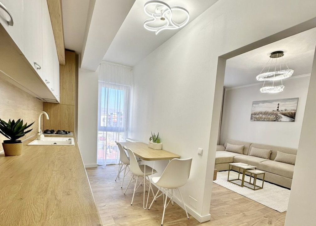 Apartament cu 2 camere, ULTRAFINISAT! Balcon! Parcare! Zona Terra!