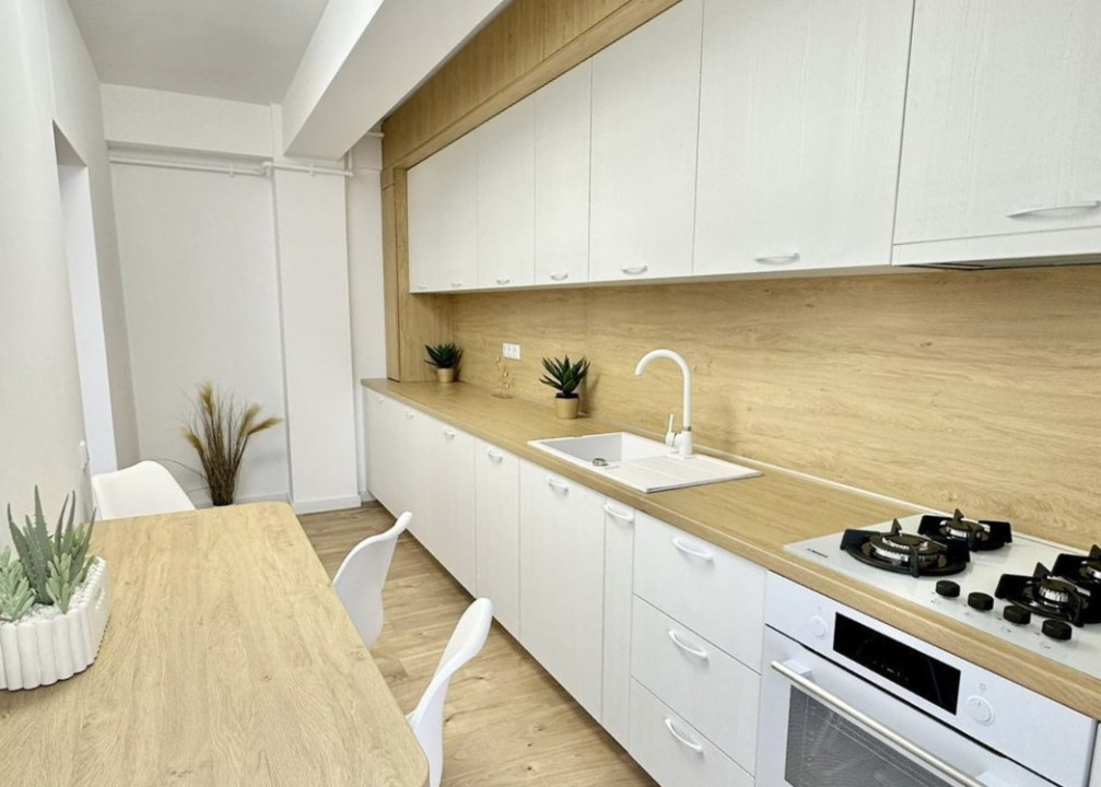 Apartament cu 2 camere, ULTRAFINISAT! Balcon! Parcare! Zona Terra!