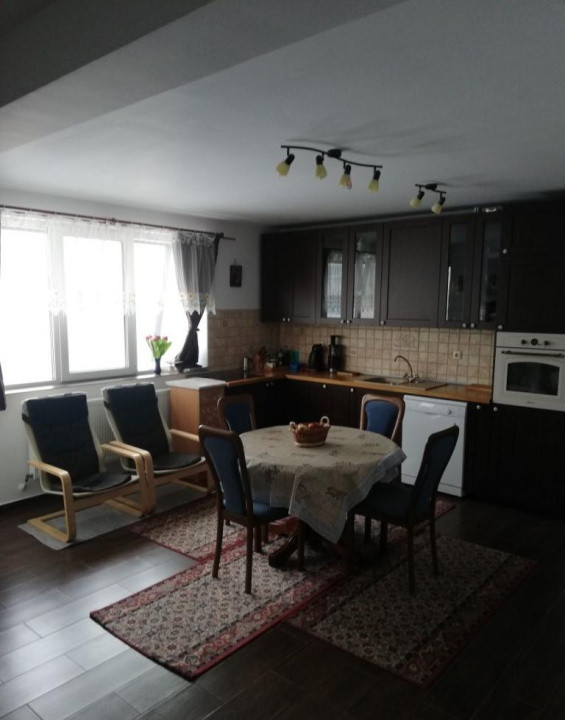 Apartament de vânzare | 3 Camere | Zona Vivo Floresti |