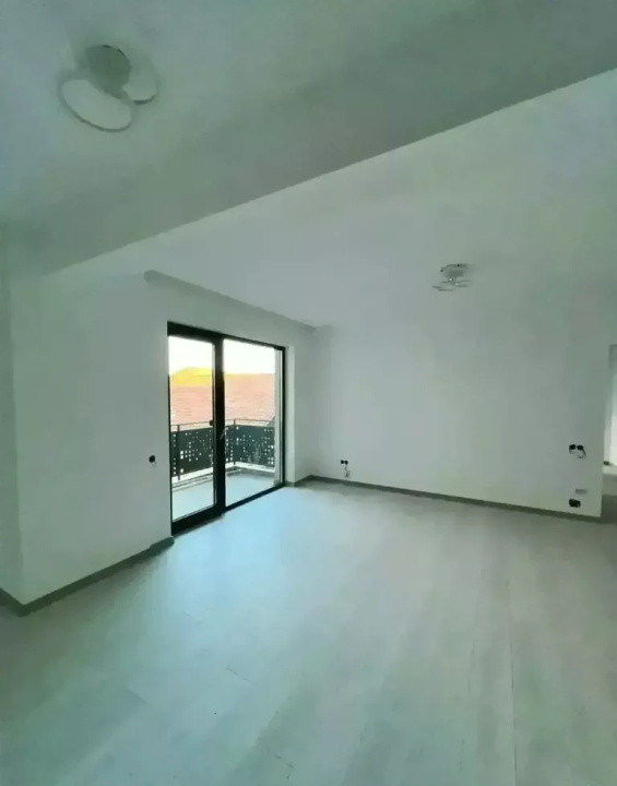 Apartament 3 camere | De vânzare | Traian Vuia | Decomandat