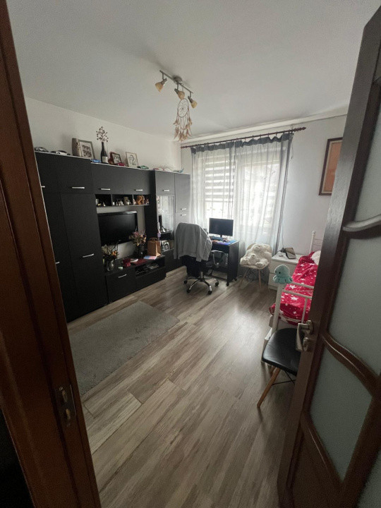 | Apartament 3 Camere | Parcare | Zona Terra-Sesul de sus |