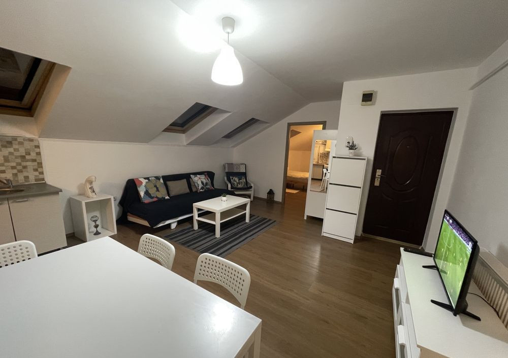 Apartament de închiriat | Mansardă | Str. Florilor, Florești