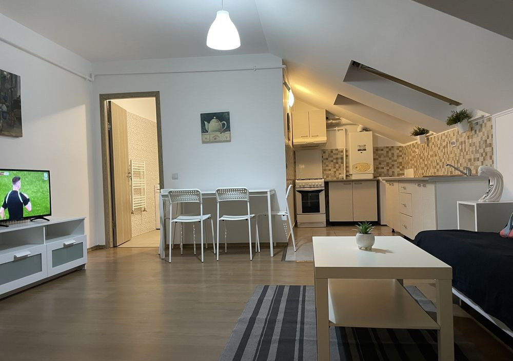 Apartament de închiriat | Mansardă | Str. Florilor, Florești