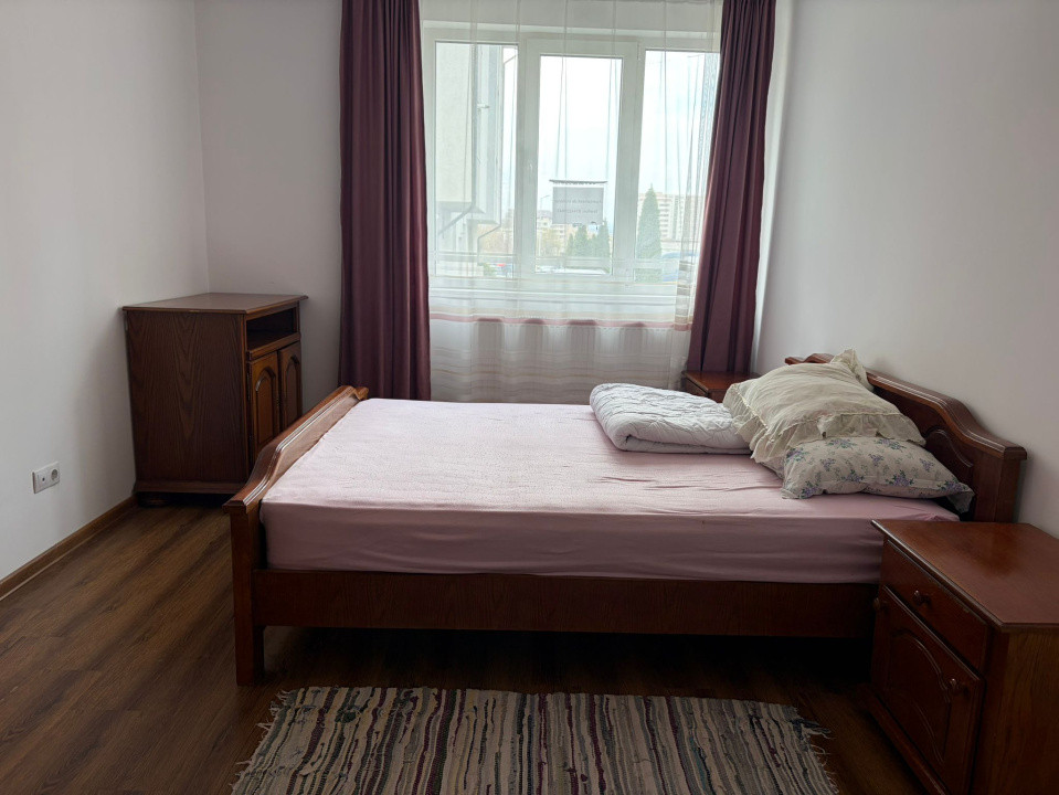 Apartment 3 camere/spatiu comercial/ cabinet/ VIVO 