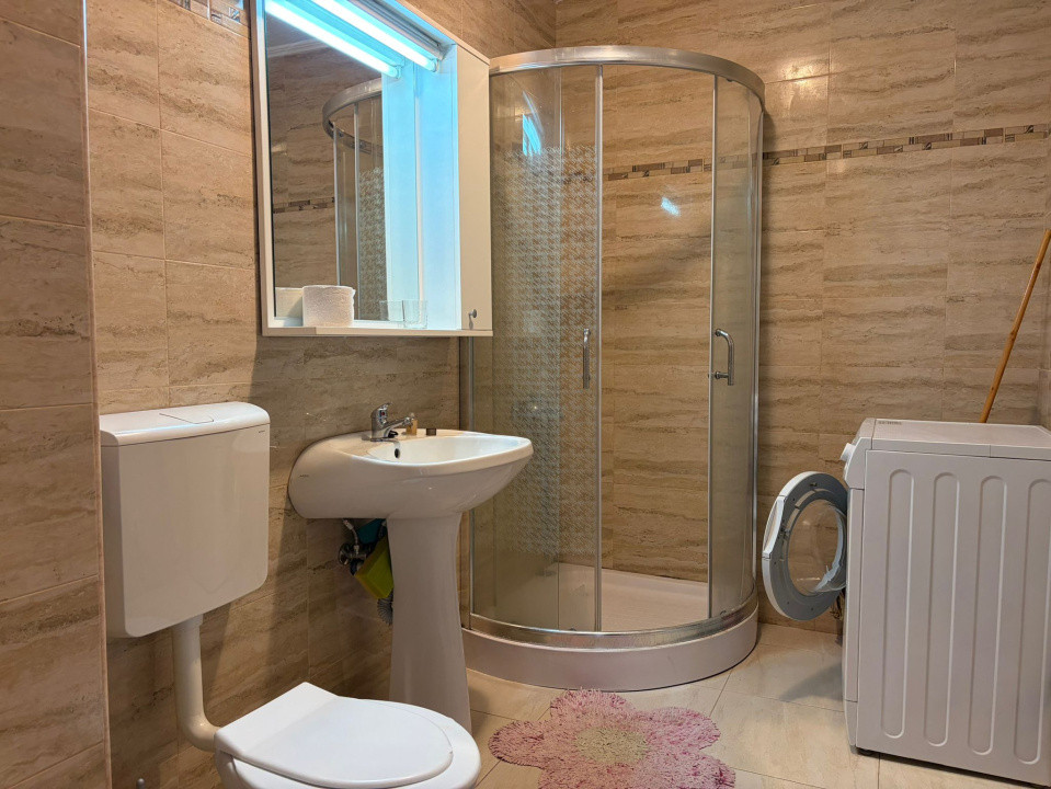 Apartment 3 camere/spatiu comercial/ cabinet/ VIVO 