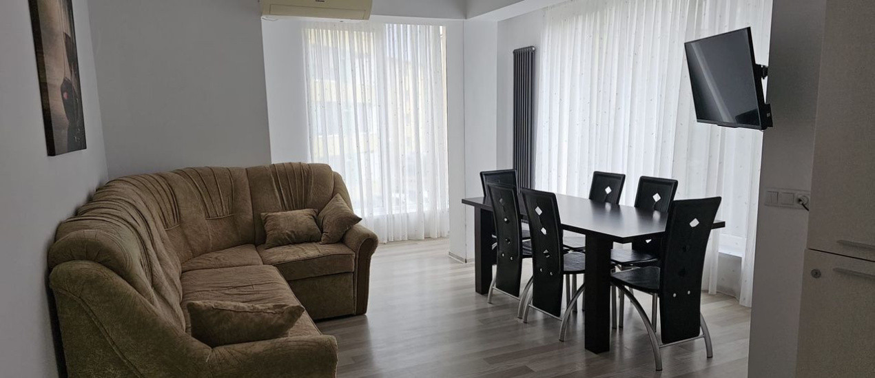Vand apartament 3 camere | Zona Florilor Floresti
