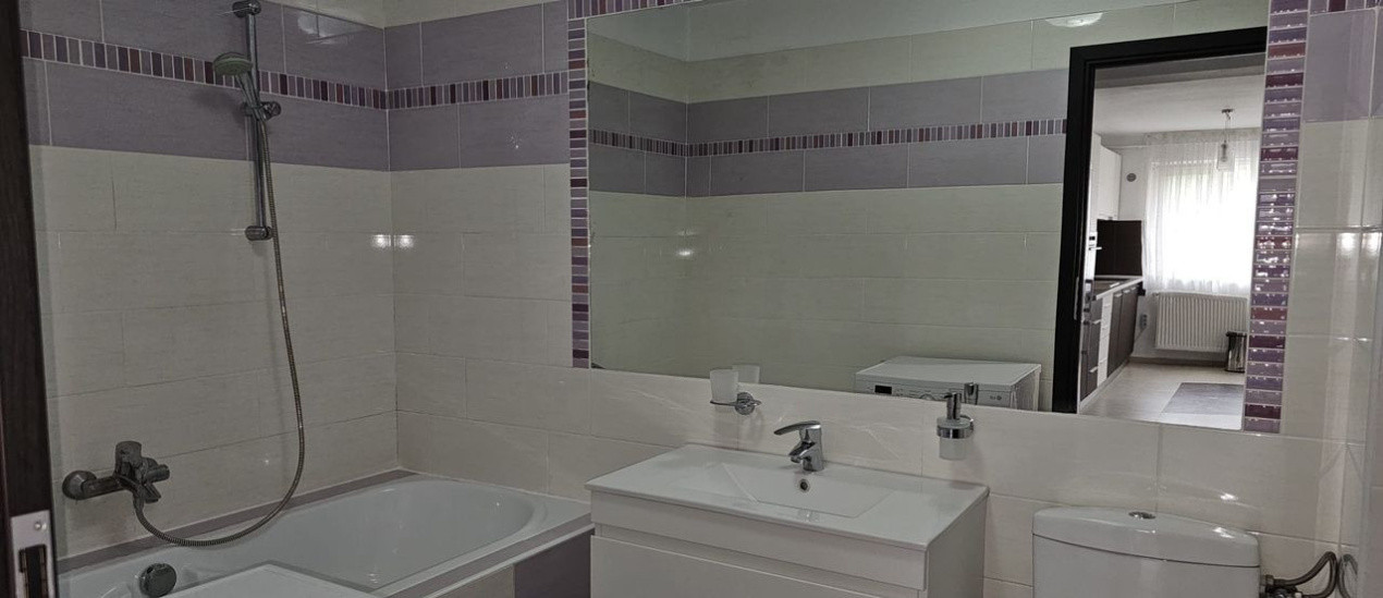 Vand apartament 3 camere | Zona Florilor Floresti