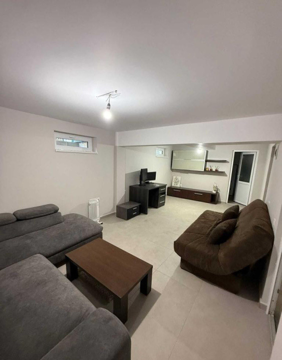 | Imobil 3 camere 52mp | Parcare | Zona Teilor |