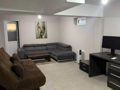 | Imobil 3 camere 52mp | Parcare | Zona Teilor |