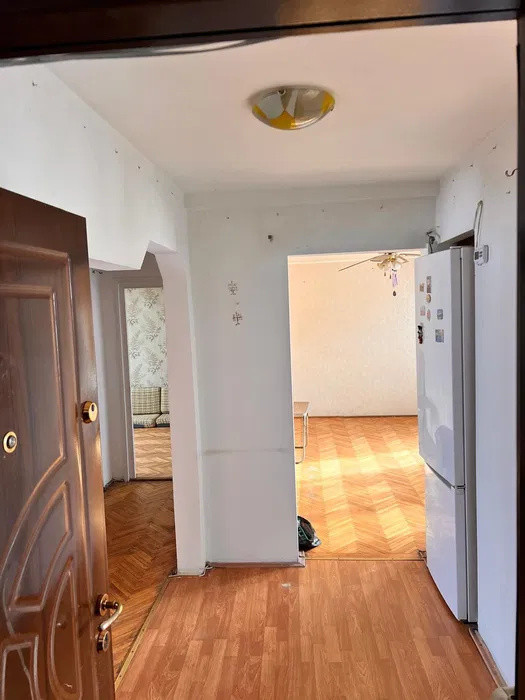 Apartament 4 camere l 2 bai l 80,2 mp utili l renovabil l Buciumi 