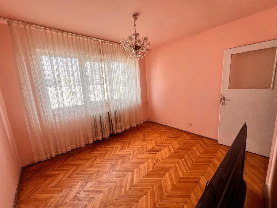 Apartament 4 camere l 2 bai l 80,2 mp utili l renovabil l Buciumi 