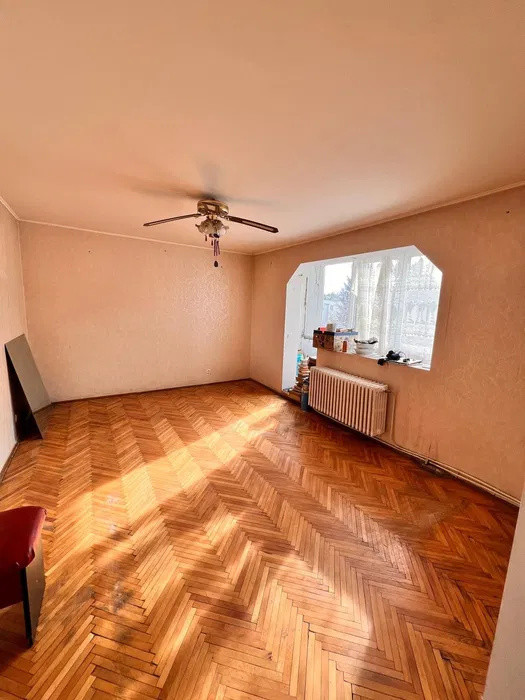 Apartament 4 camere l 2 bai l 80,2 mp utili l renovabil l Buciumi 
