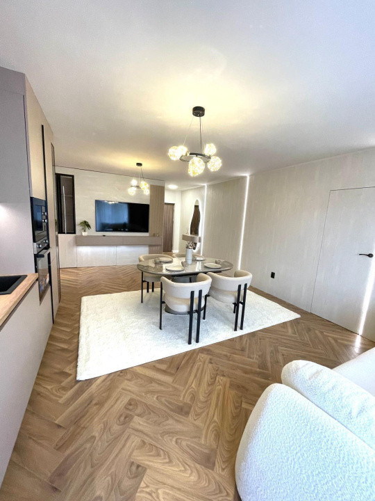 Apartament modern l 3 camere l 2 bai l la cheie l parcare l Cetatii