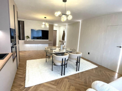 Apartament modern l 3 camere l 2 bai l la cheie l parcare l Cetatii