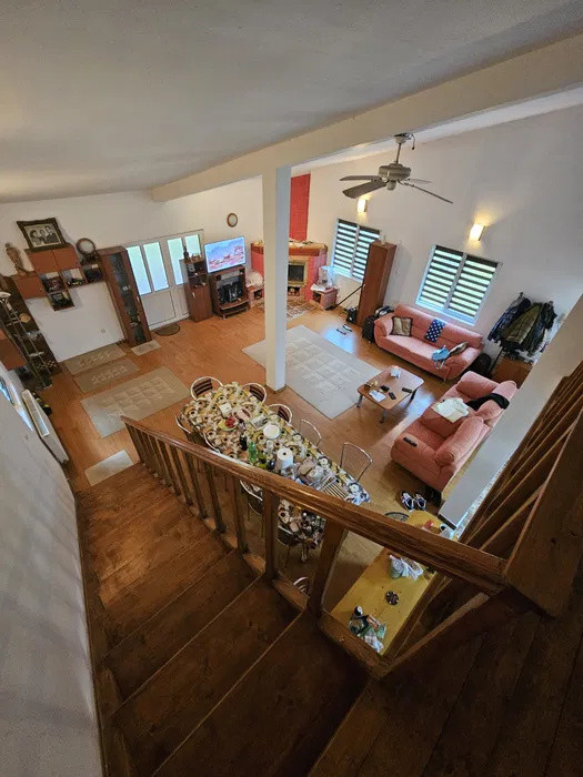 Casa de vacanta l la cheie l 2000 mp teren intravilan l Calatele Padure