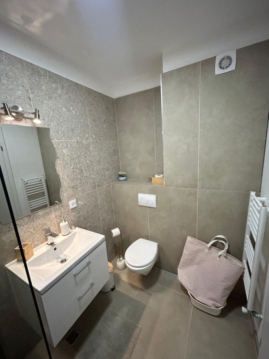 Apartament 3 camere l bloc nou l parcare l Eroilor 